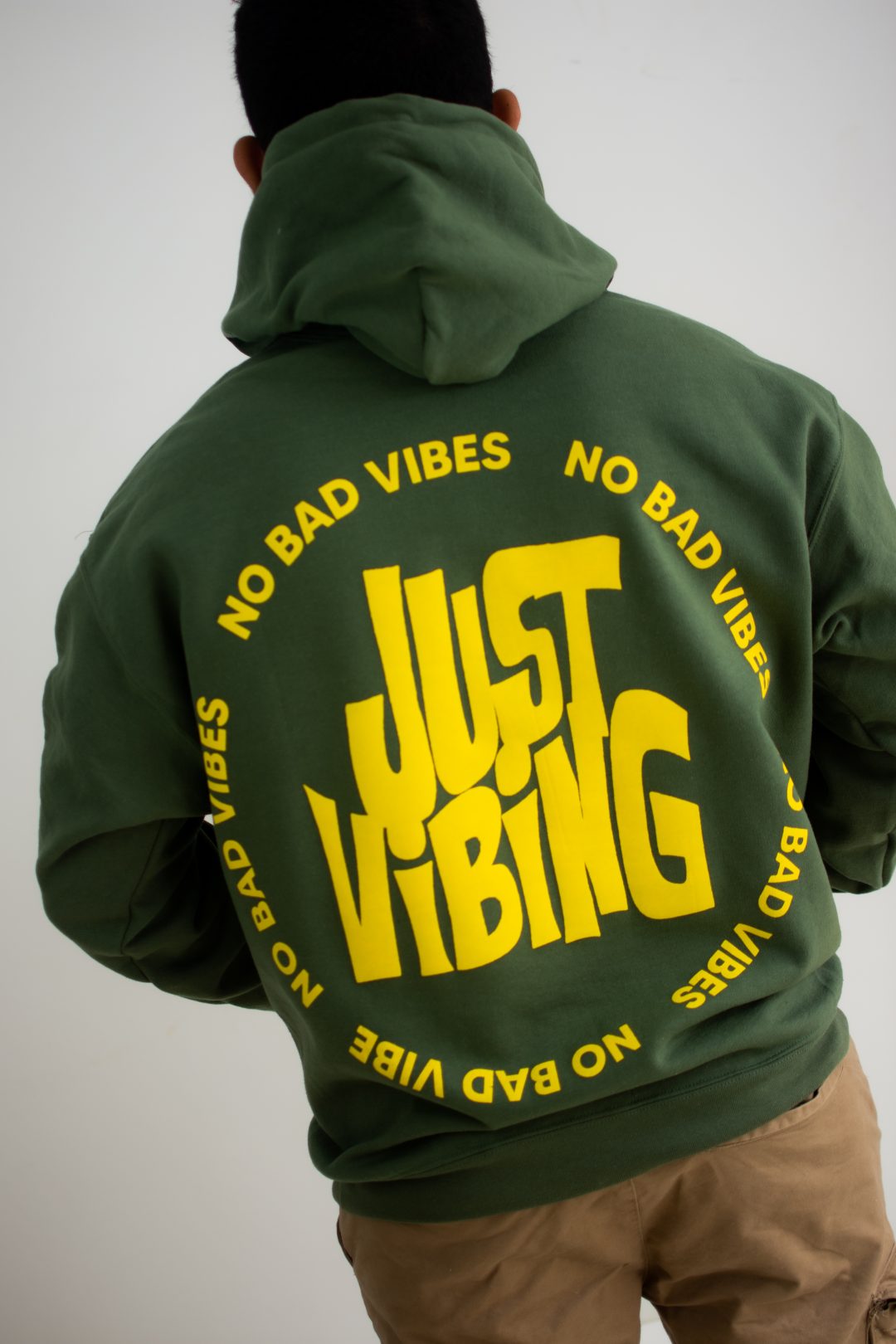 Just Vibing – Hoodie